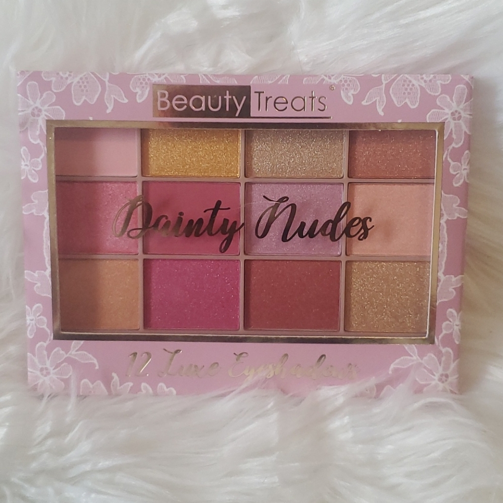 Eyeshadow nudes color